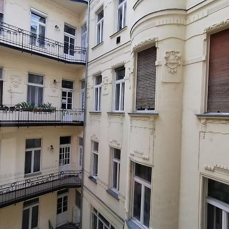 Luxury Apartment Near Astoria With Ac ブダペスト エクステリア 写真