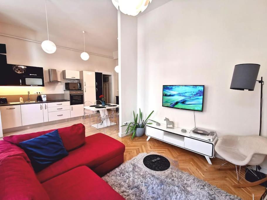 Luxury Apartment Near Astoria With Ac ブダペスト エクステリア 写真