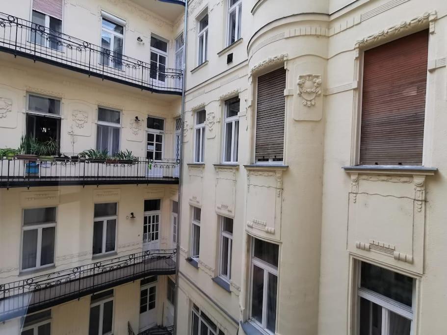 Luxury Apartment Near Astoria With Ac ブダペスト エクステリア 写真